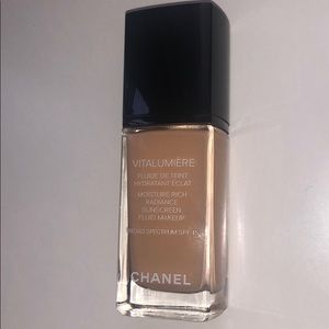 Chanel Vitalumiere Moisture-Rich Foundation